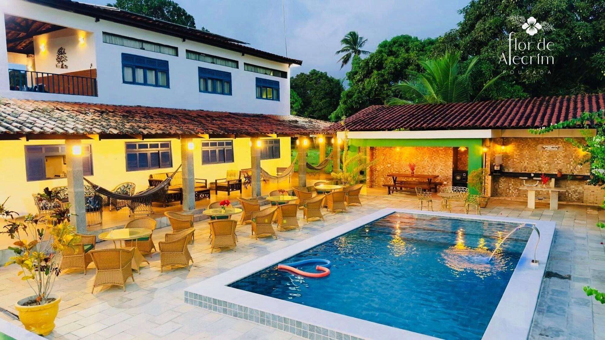 Vista Piscina Pousada Flor de Alecrim