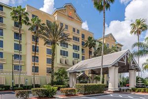 Alojamiento - Comfort Suites Maingate East