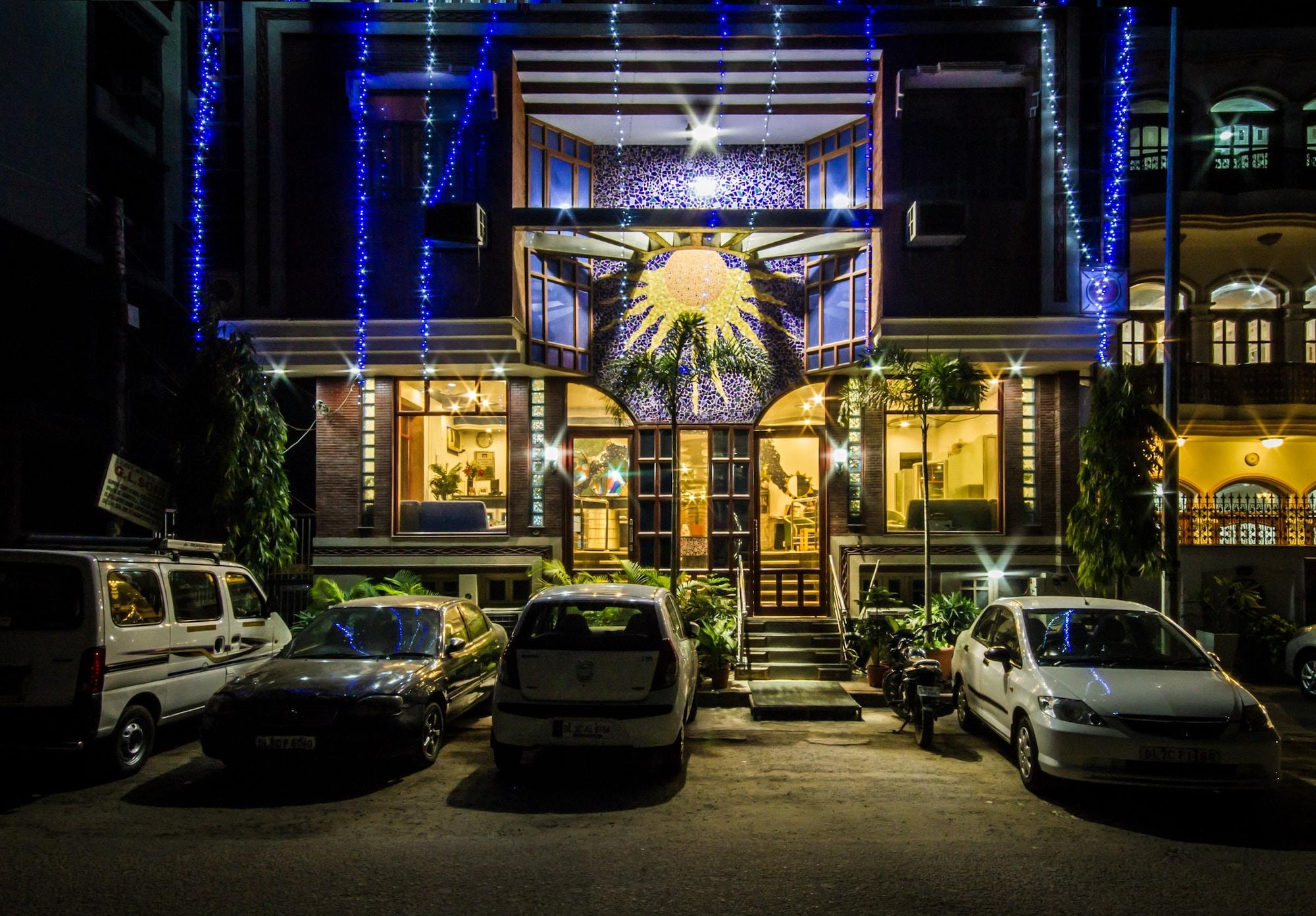 Vista Exterior The Sun Court Hotel Yatri