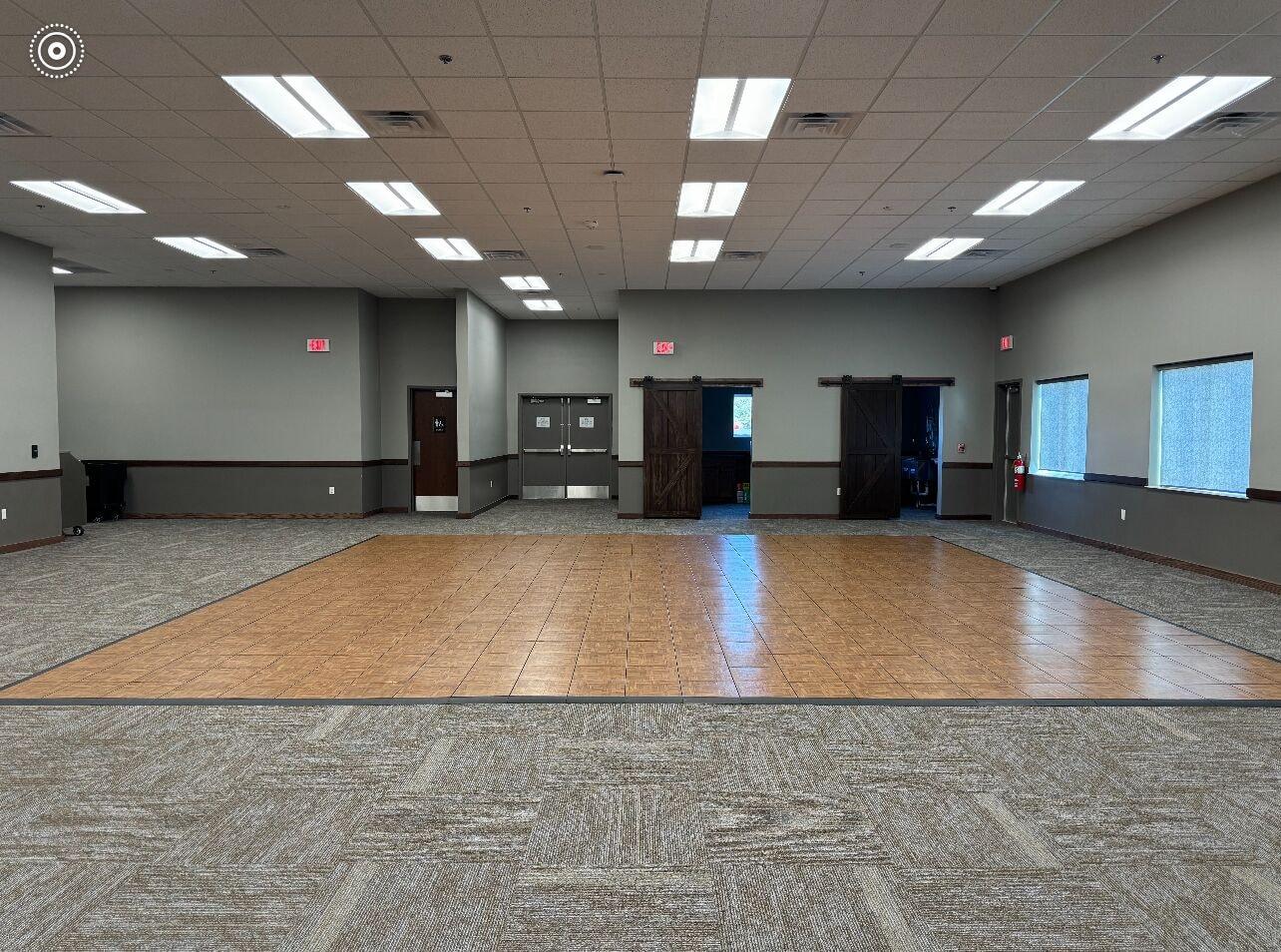 Vista Lobby Cardinal Inn & Event Center