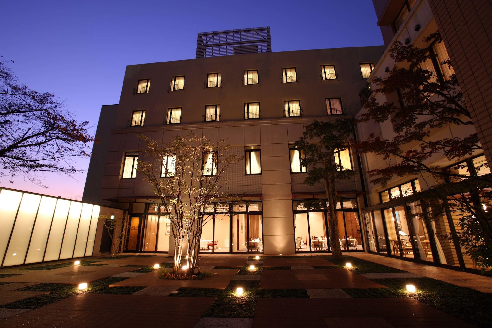 Varios Hotel Grand Fuji