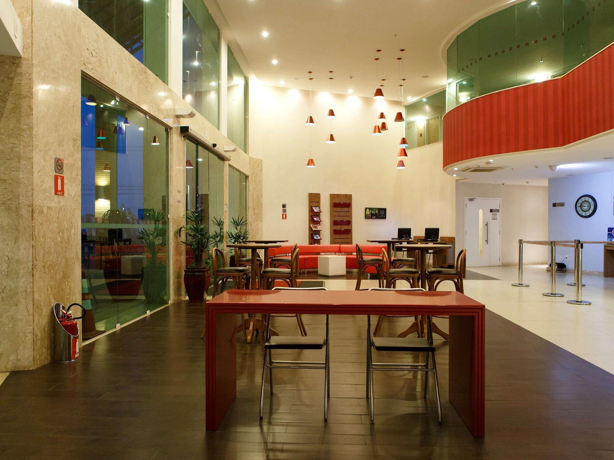 Vista Lobby Ibis Vitoria Da Conquista