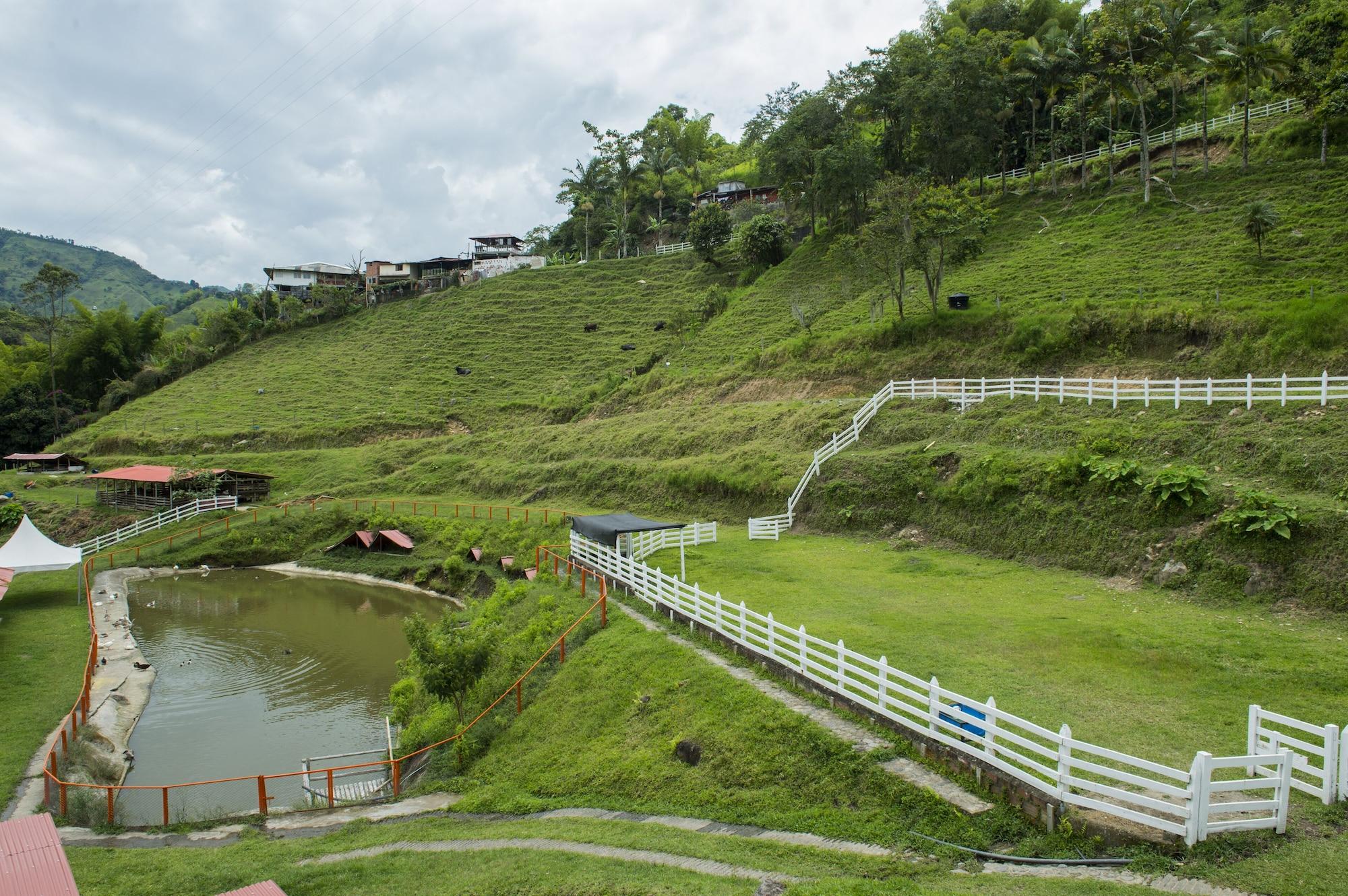 Vista Exterior Hacienda Charrascal Coffe Farm