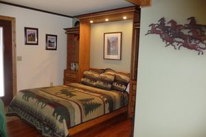 Alquiler Vacacional - Two Medicine Suite, 400 sqft fully appointed studio suite. Comfort at its best.