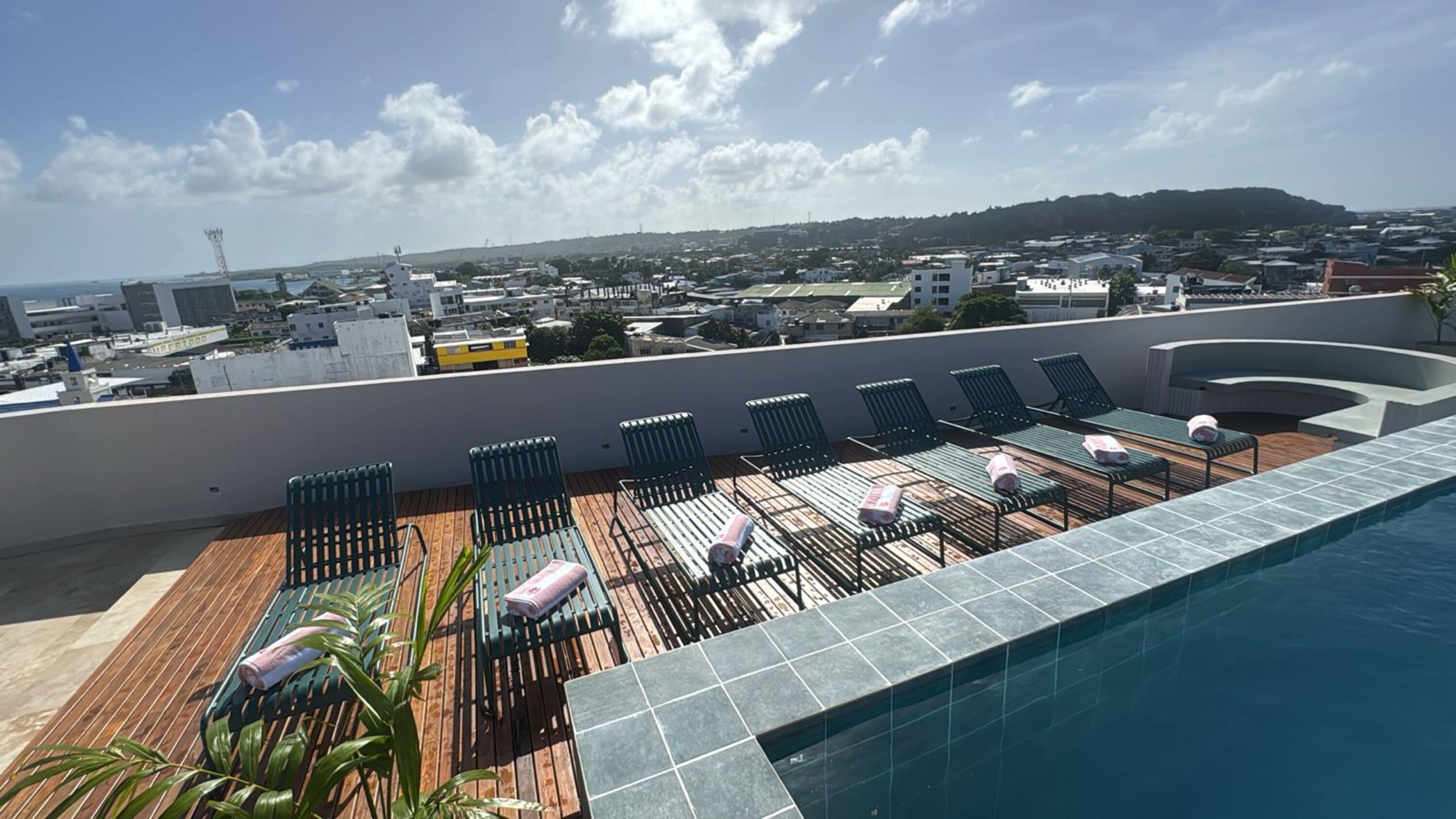 Vista Piscina Zapadilly Tree Hotel