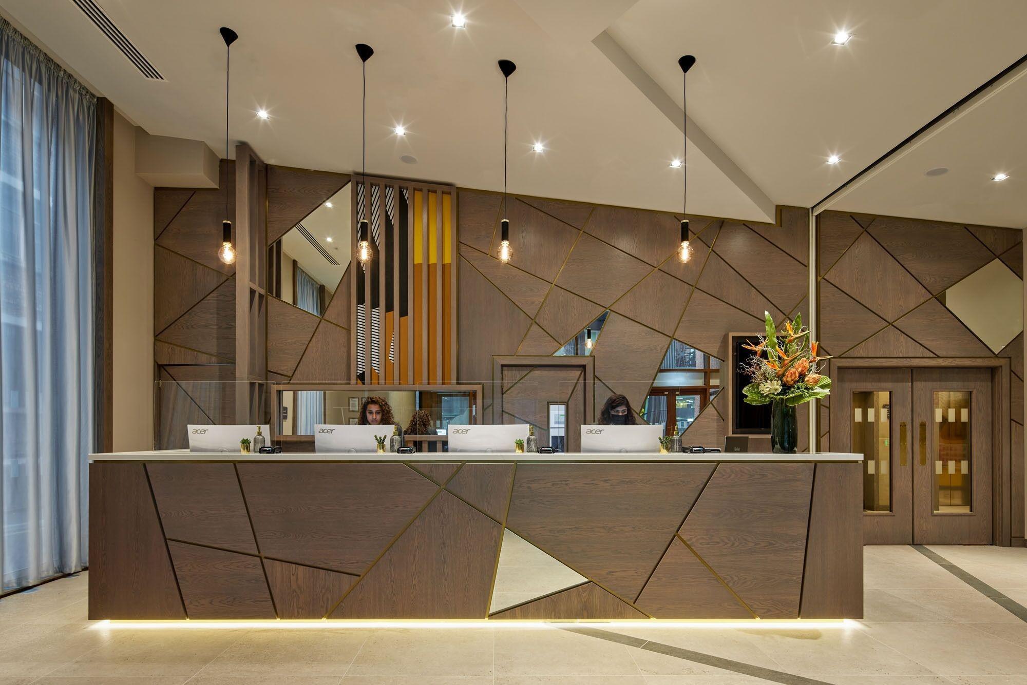 Vista Lobby Maldron Hotel Manchester City