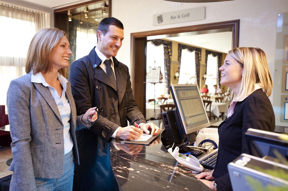 Vista Lobby Krone Unterstrass