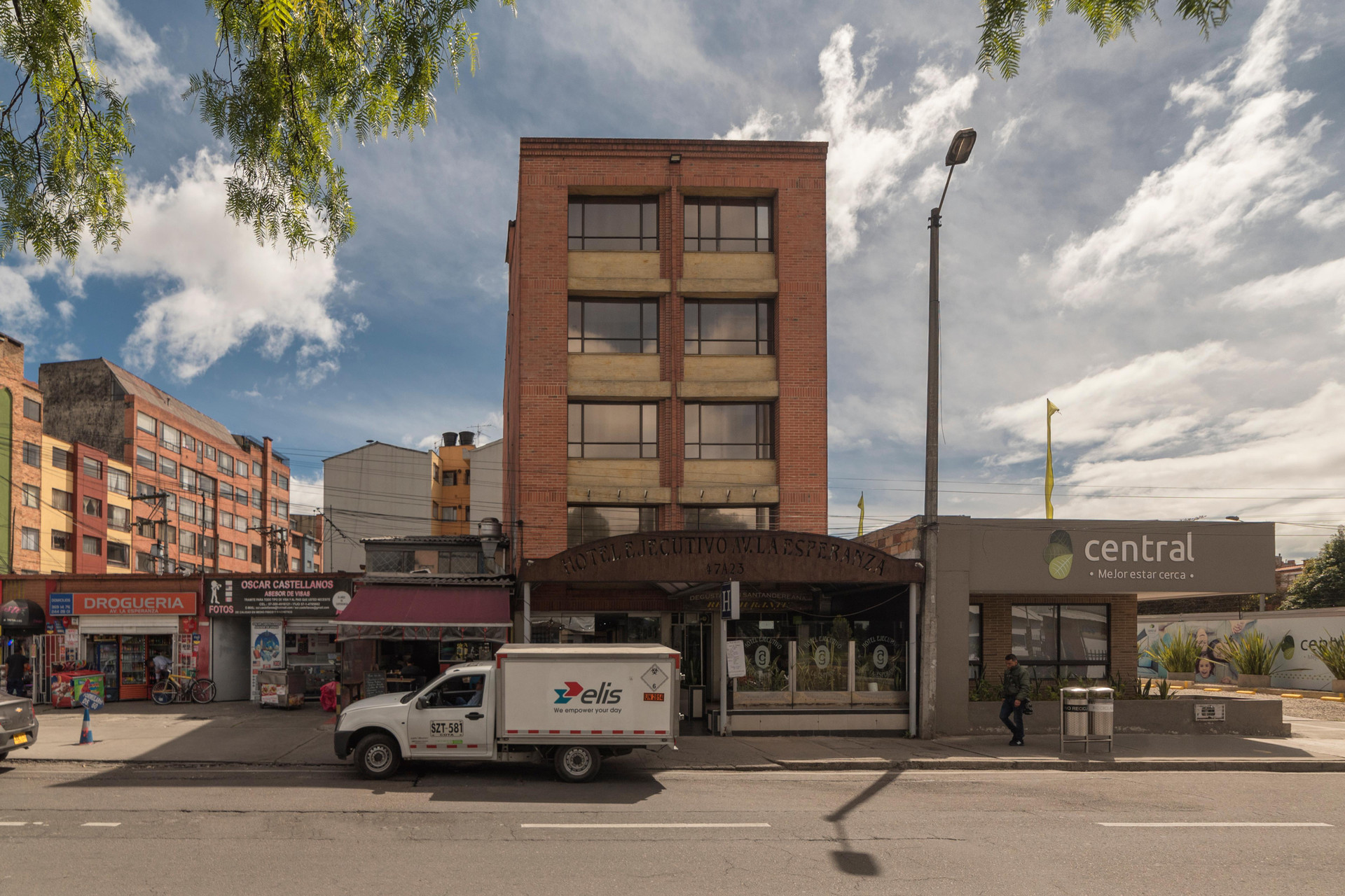 Vista Exterior Hotel Ejecutivo Av Esperanza