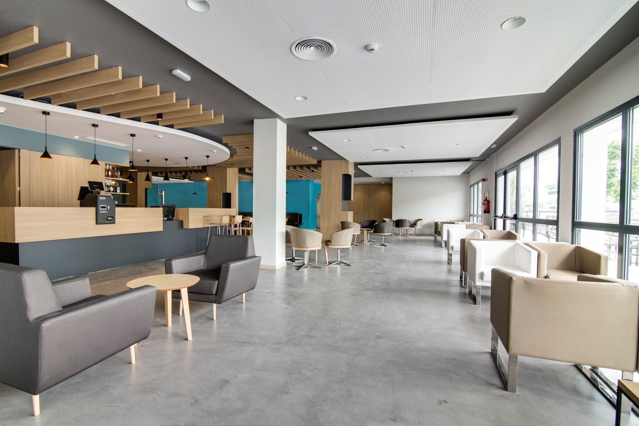 Vista Lobby B&B Hotel Donostia San Sebastian Aeropuerto