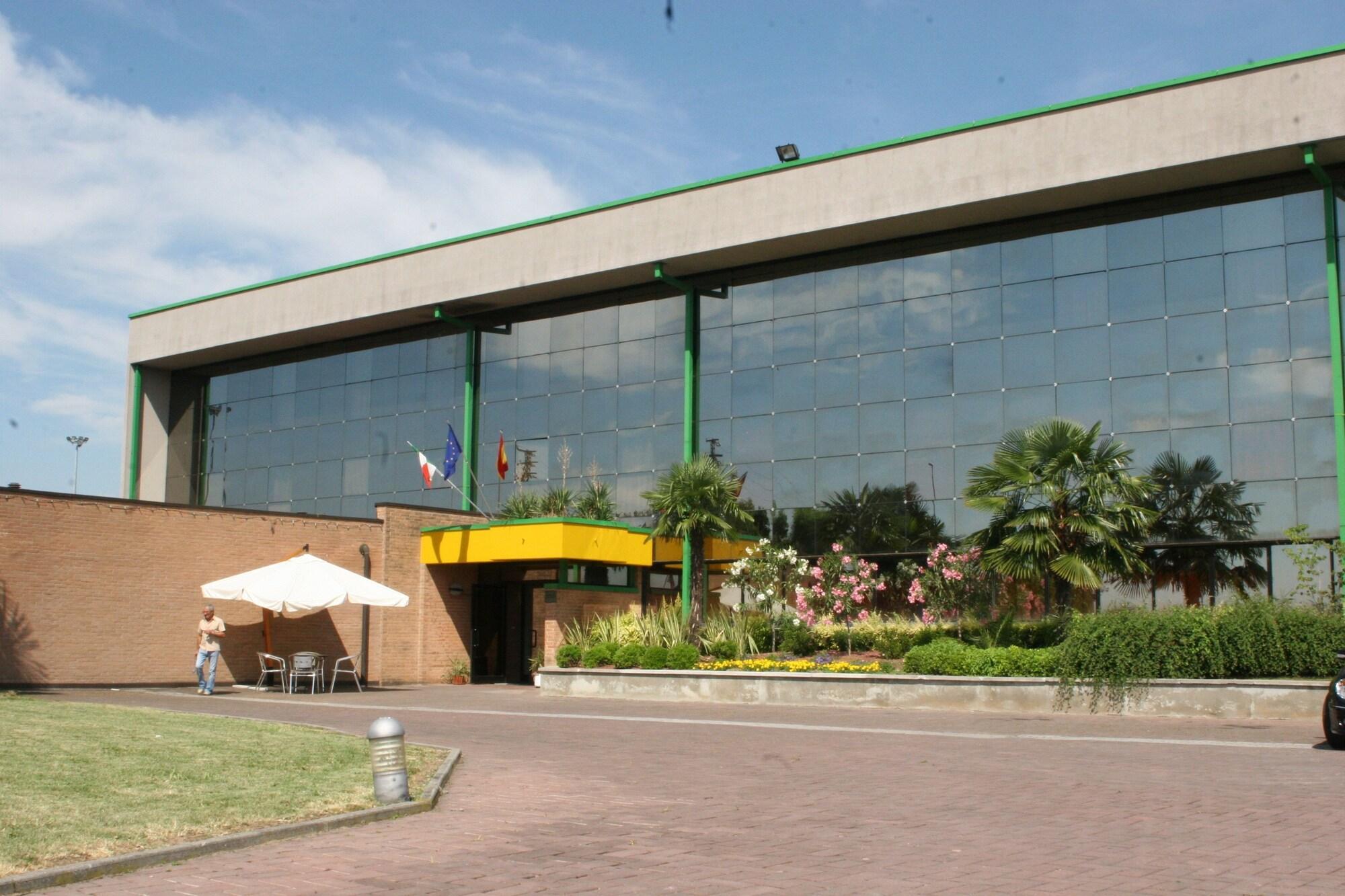 Vista Exterior Orzihotel