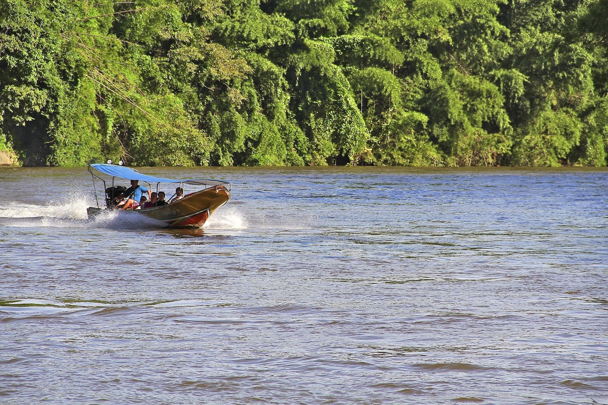 Instalaciones Recreativas The FloatHouse River Kwai