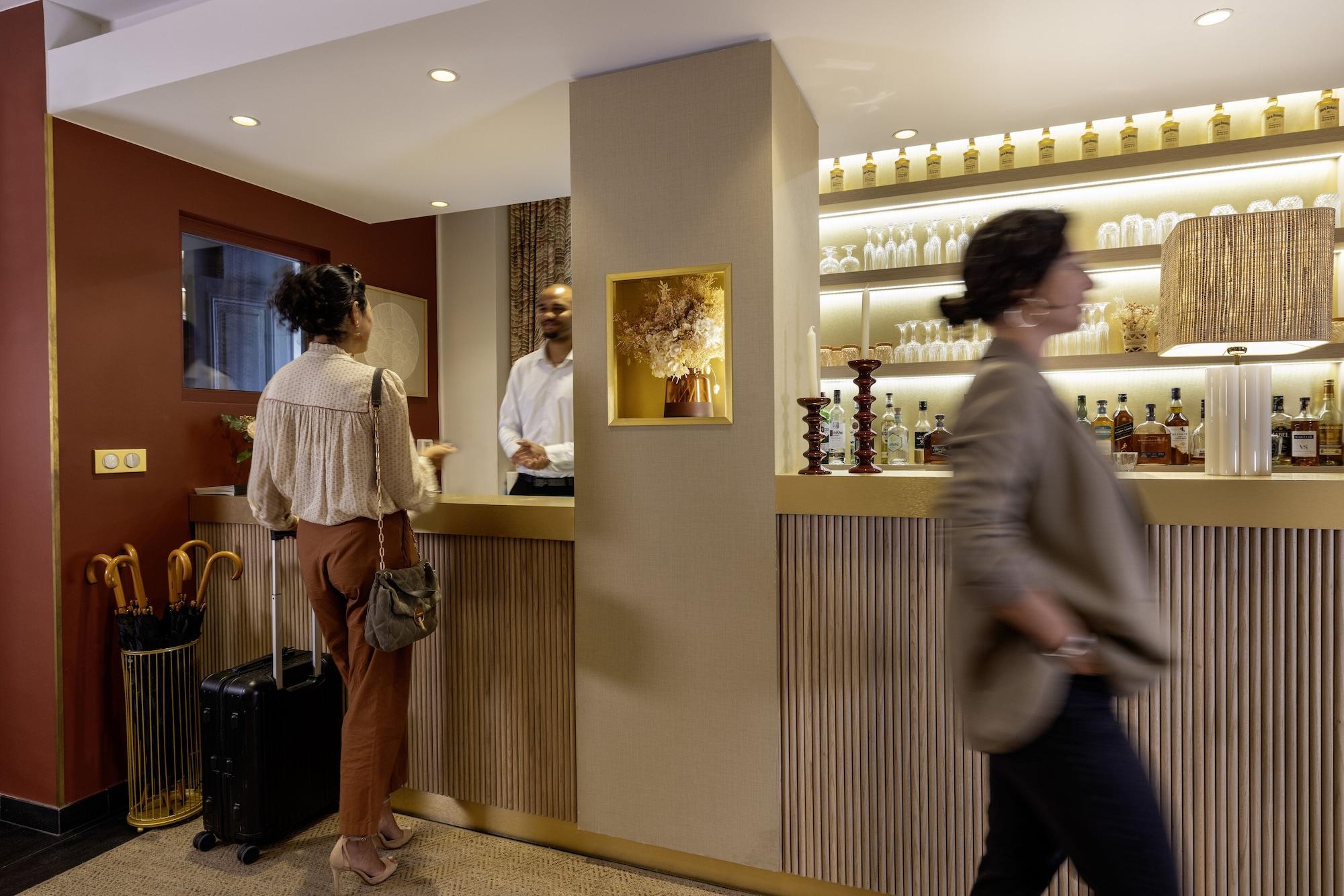 Bar/Salón Hotel Bailli de Suffren