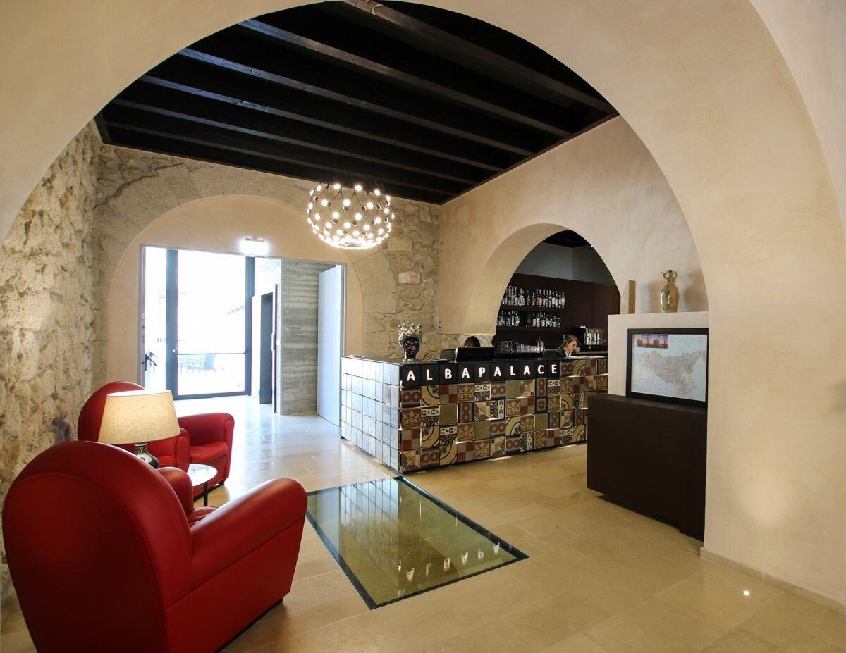 Vista Lobby Alba Palace Hotel