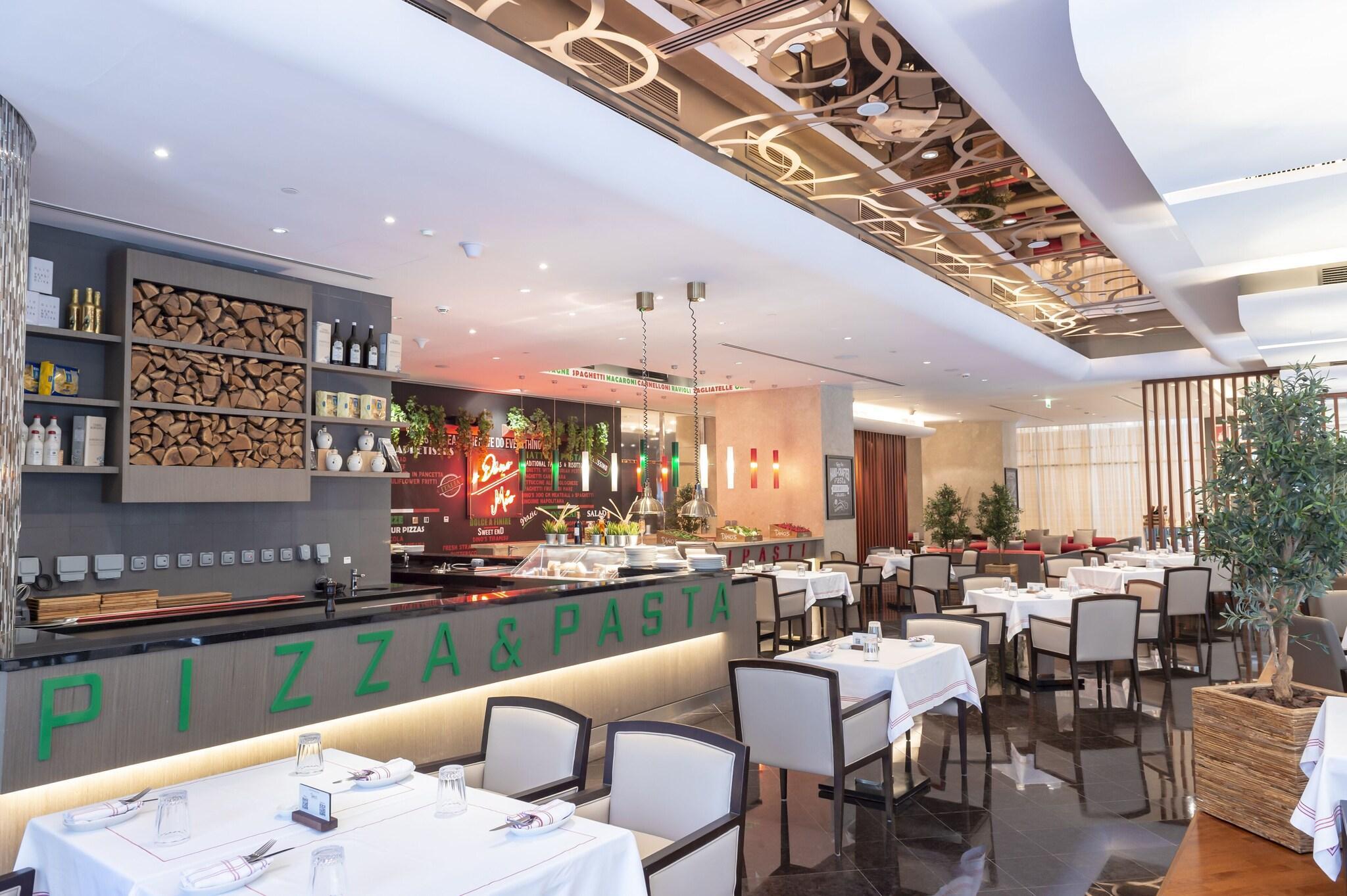 Restaurant Pearl Rotana Capital Centre