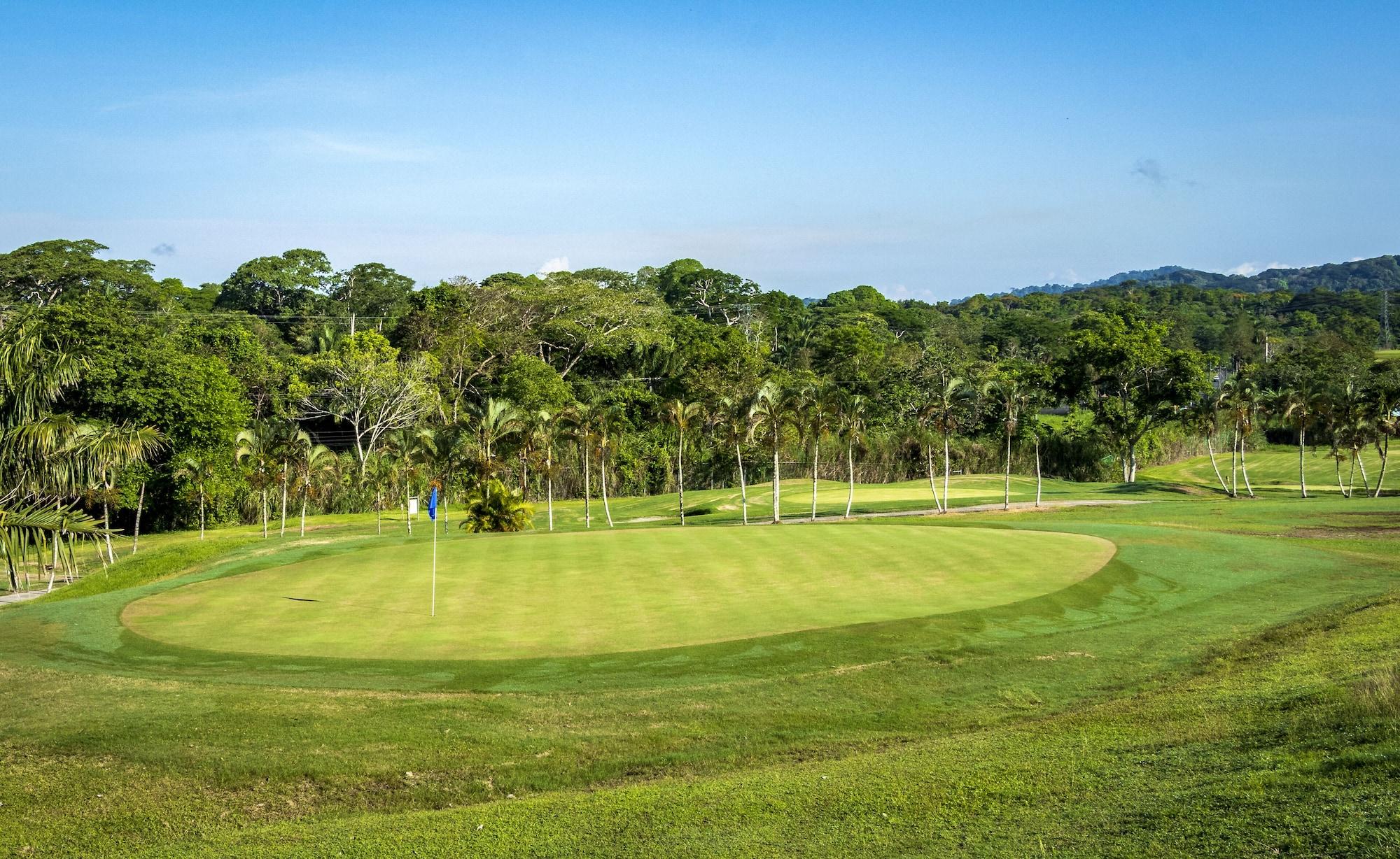 Campo de Golf Summit Rainforest Golf Resort & All Inclusive