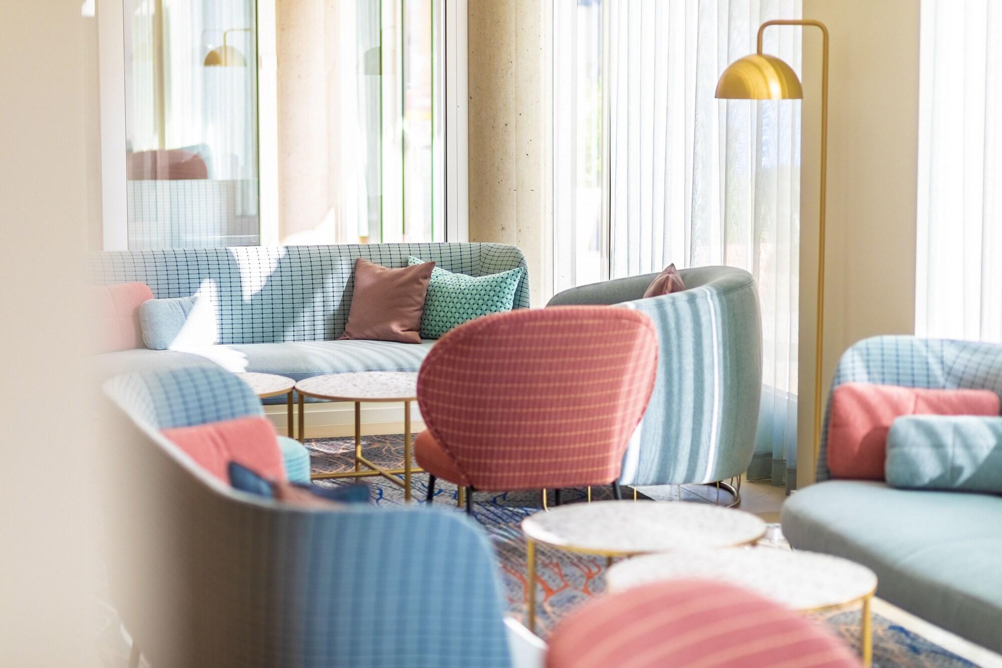 Vista Lobby Capri By Fraser Leipzig