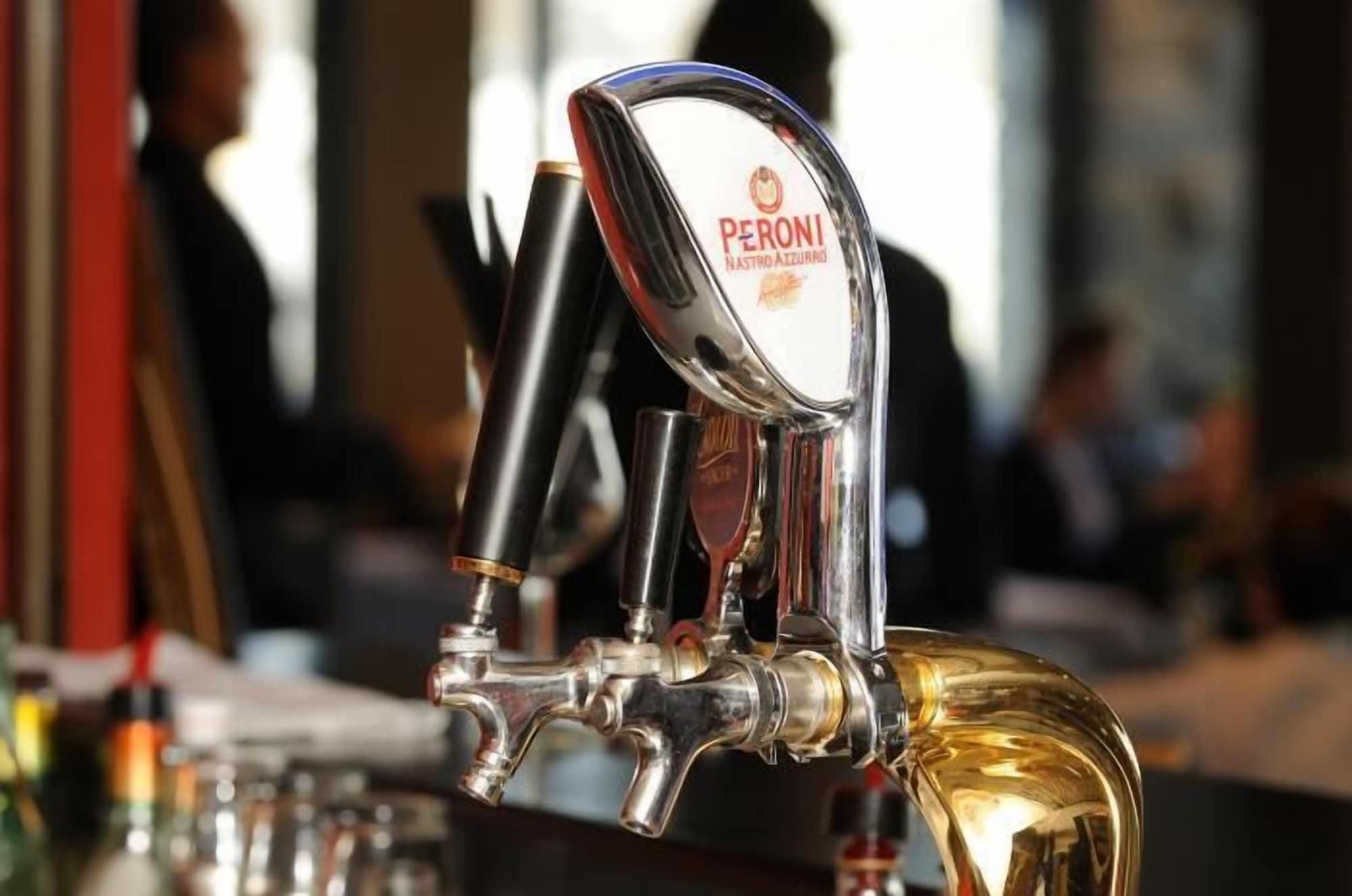 Bar/Salón Perisher Valley Hotel