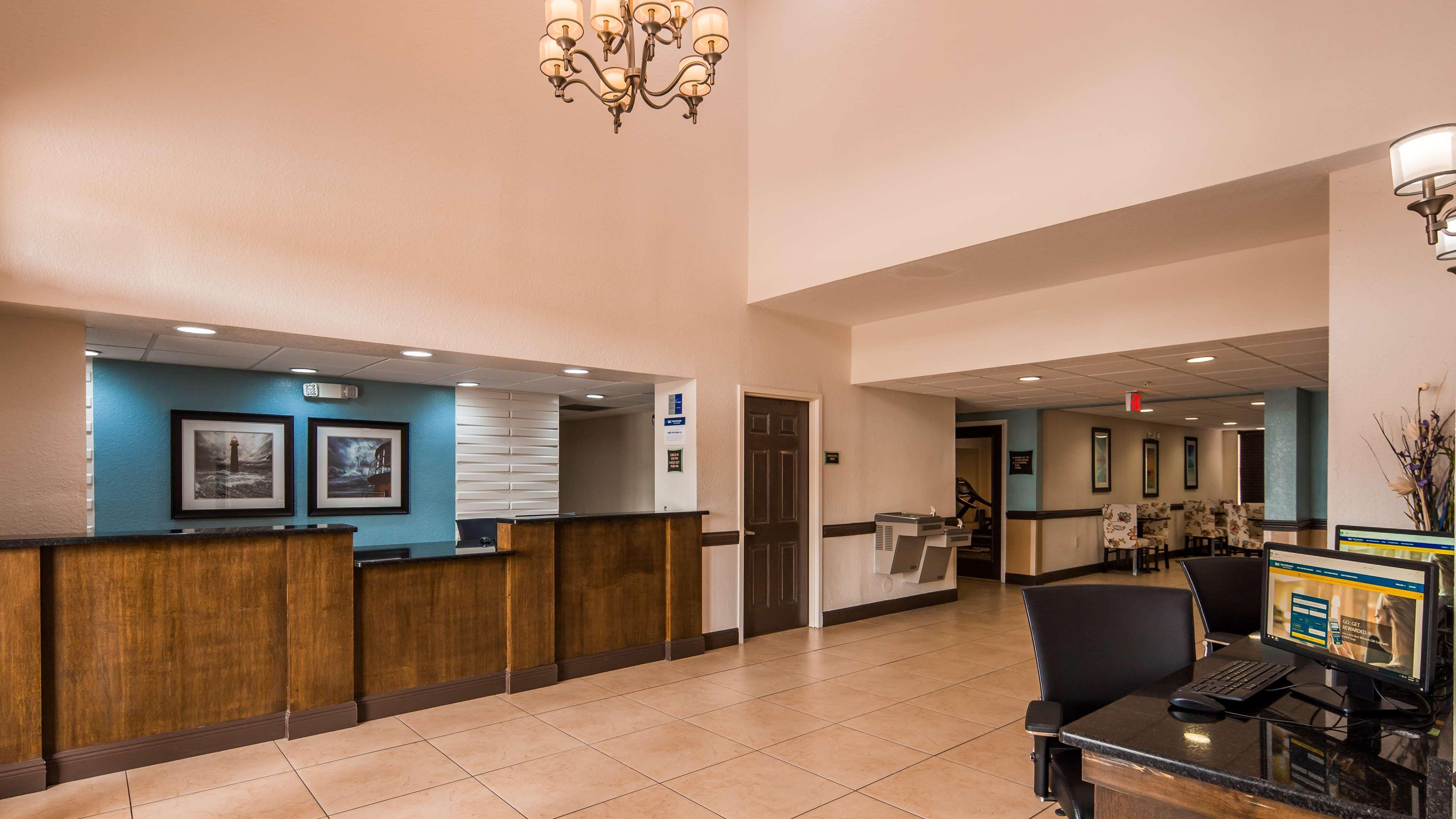 Vista Lobby Best Western Mulberry Hotel