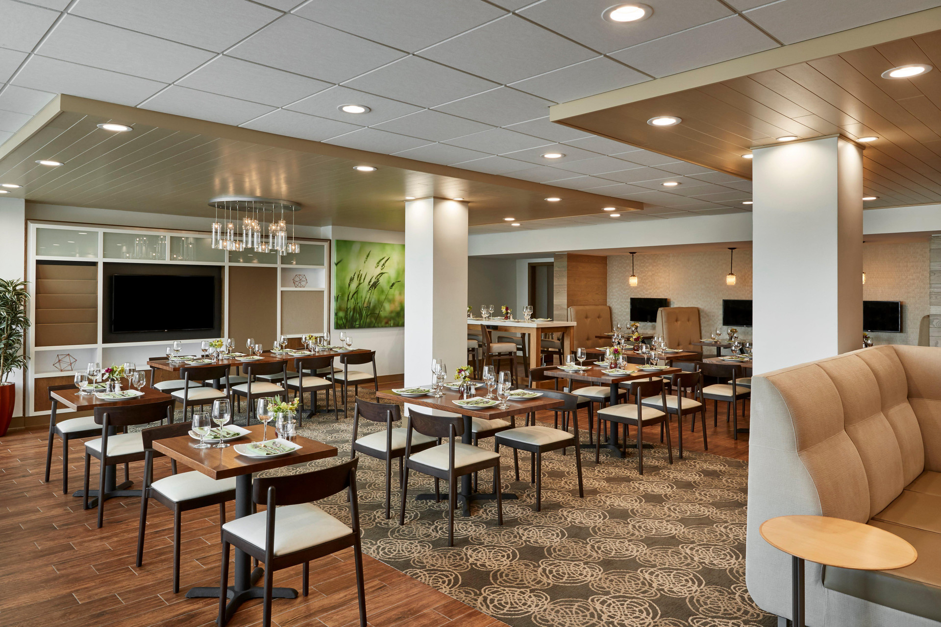 Restaurant Holiday Inn Alexandria at Carlyle by IHG