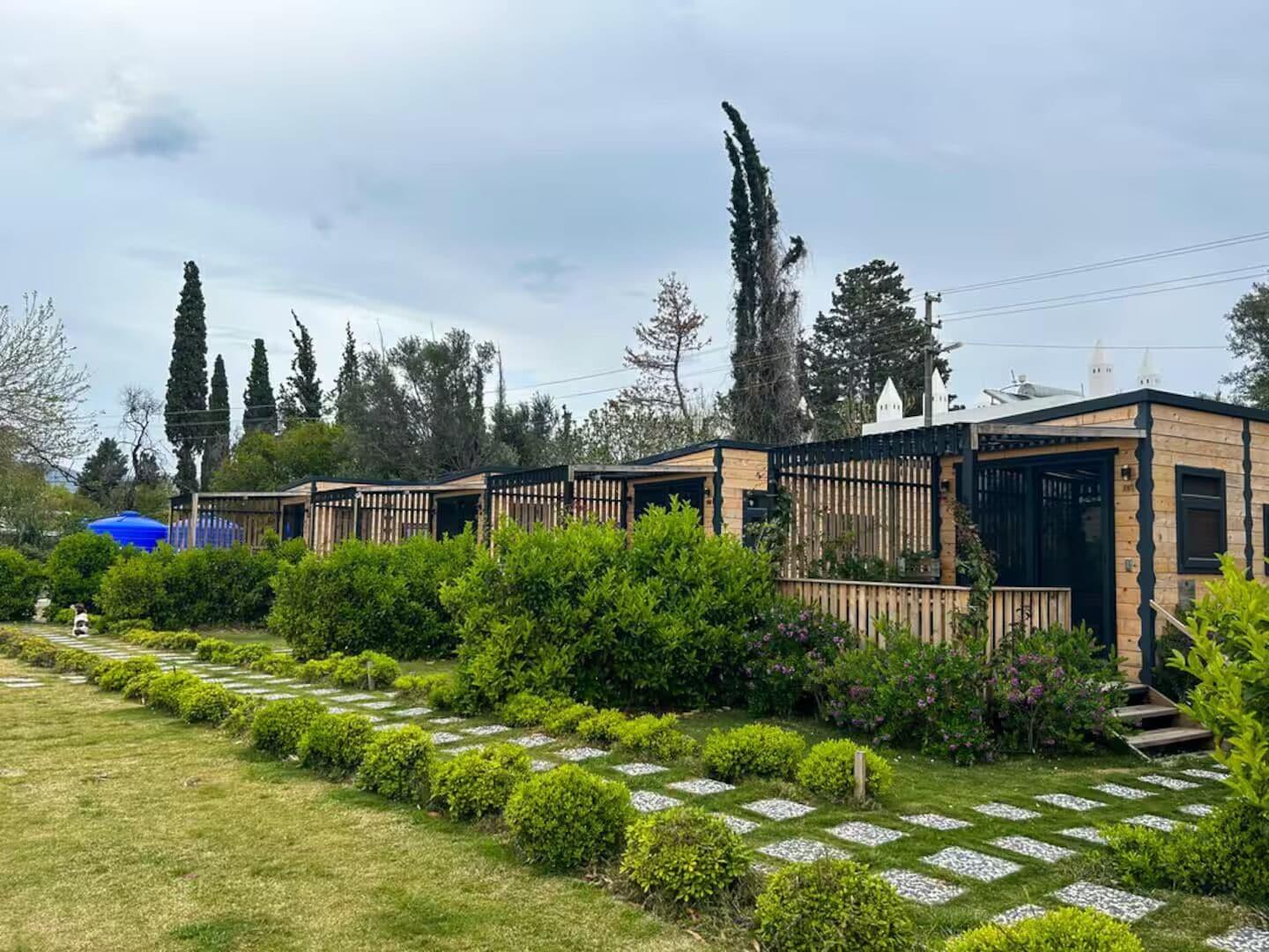 Vista Exterior Bitez Tiny House & Beach