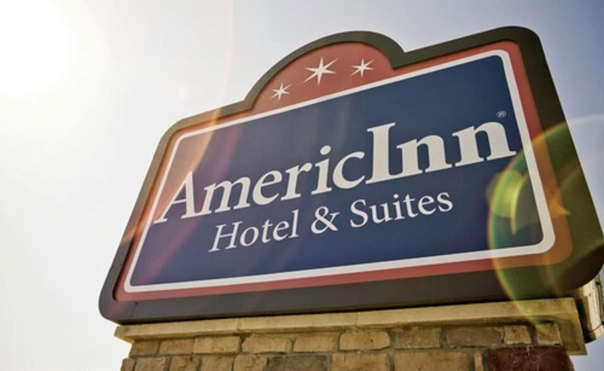 Vista Exterior AmericInn by Wyndham Plymouth