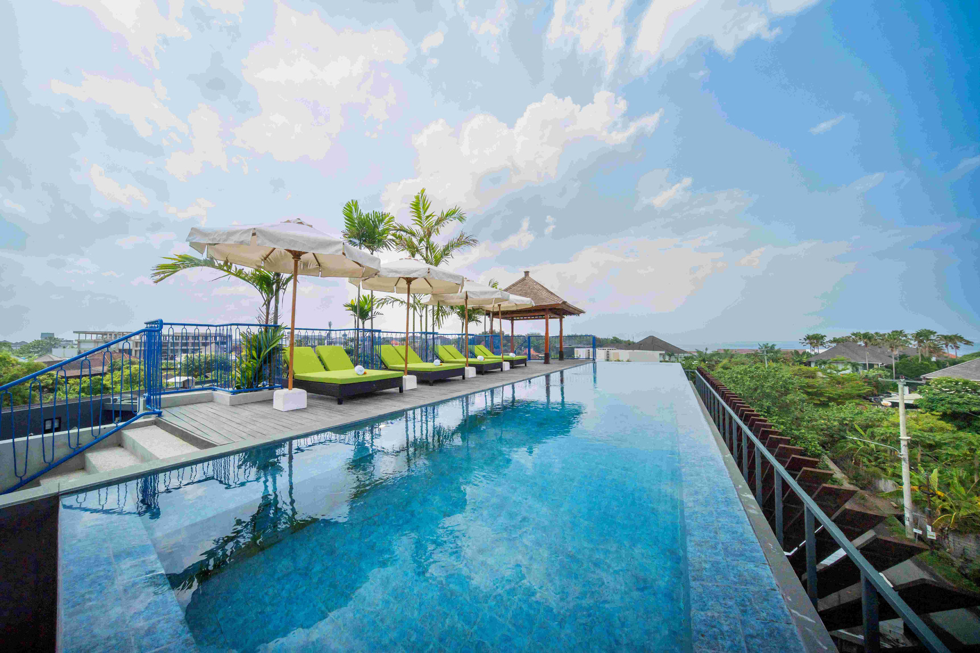 Vista Piscina Atap Beach Resort Canggu by Ini Vie Hospitality