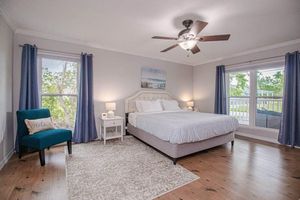 Alquiler Vacacional - Walk to the Beach & Downtown, Large Front Porch, Premium Bedding