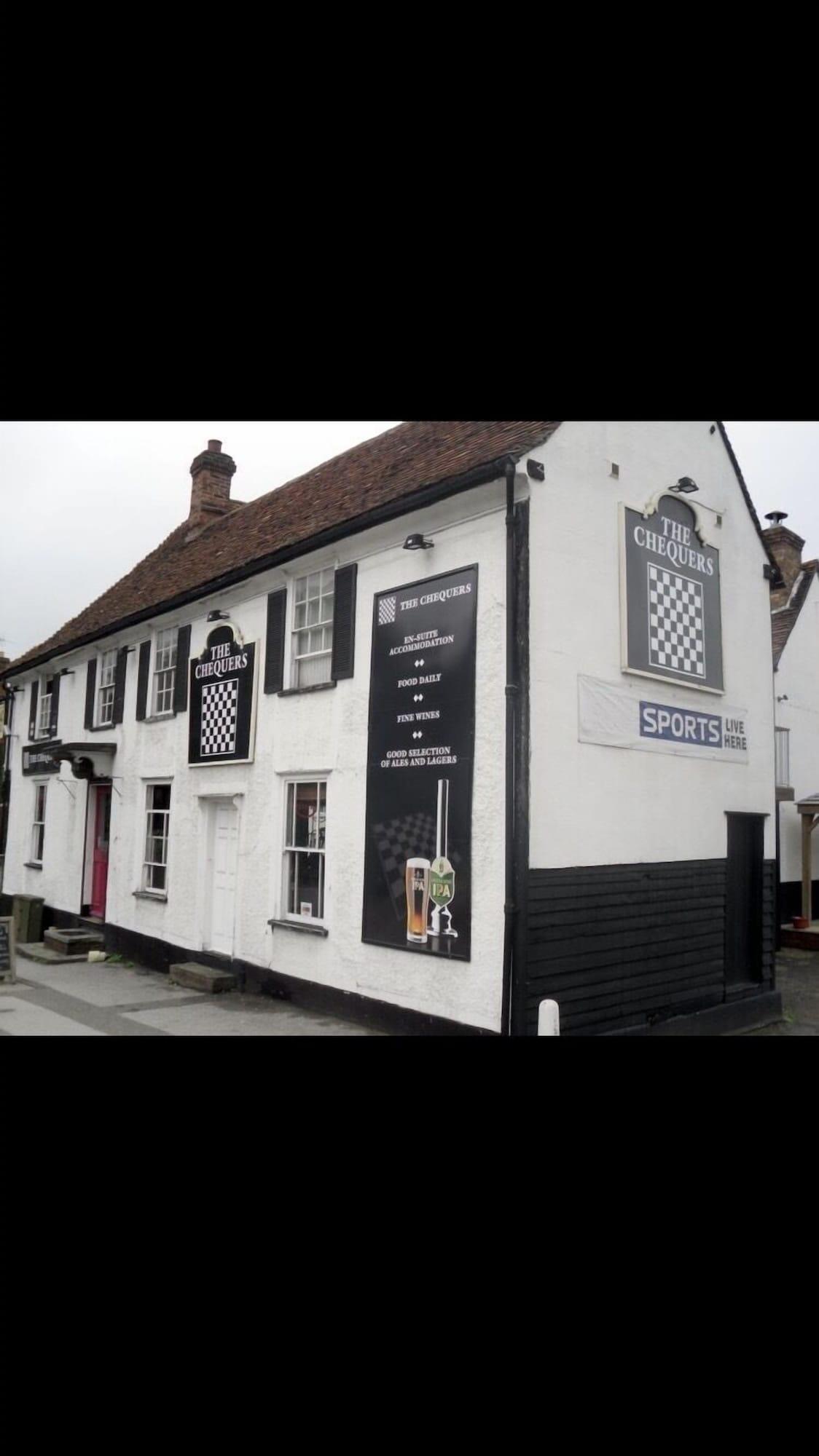 Varios The Chequers