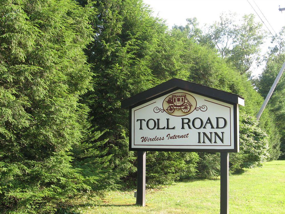 Vista Exterior Toll Road Inn