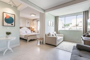 Alquiler Vacacional - 300m da Praia do Jurerê | Gastronomia #JA35