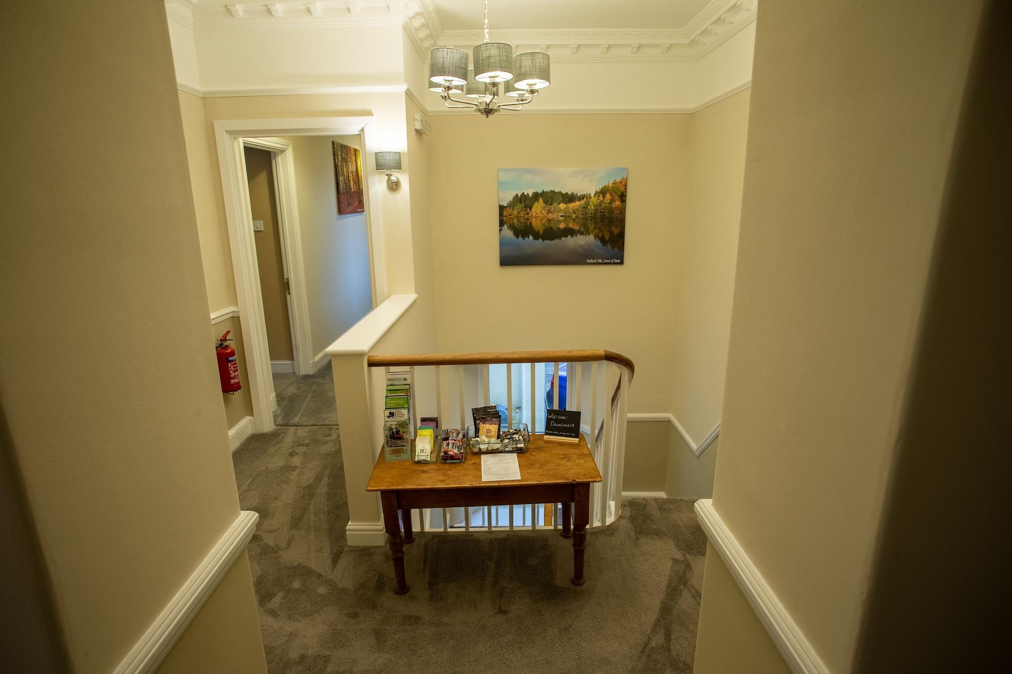 Varios Deanfield Bed and Breakfast