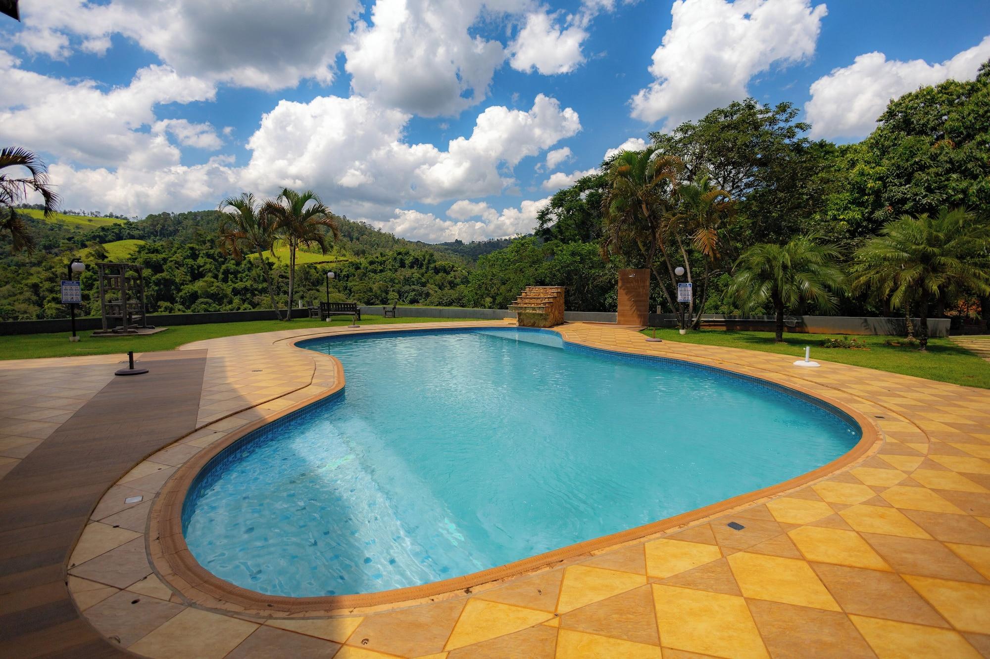 Vista Piscina Pousada Costa Rielli
