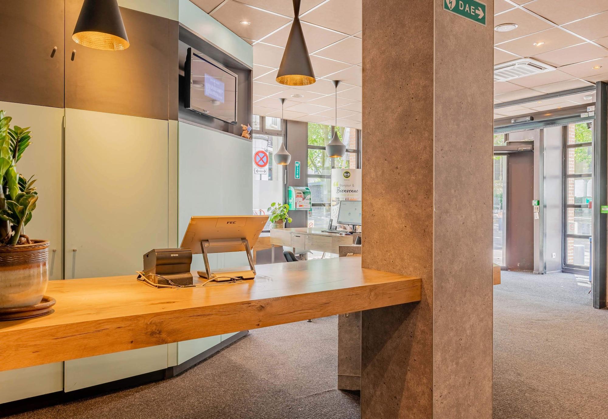 Vista Lobby B&B HOTEL Arras Centre Les Places