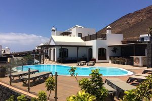 Alquiler Vacacional - Best Sea Views, Sun-Filled Villa on 1100m2 plot. Large Pool & Great Sun Terraces