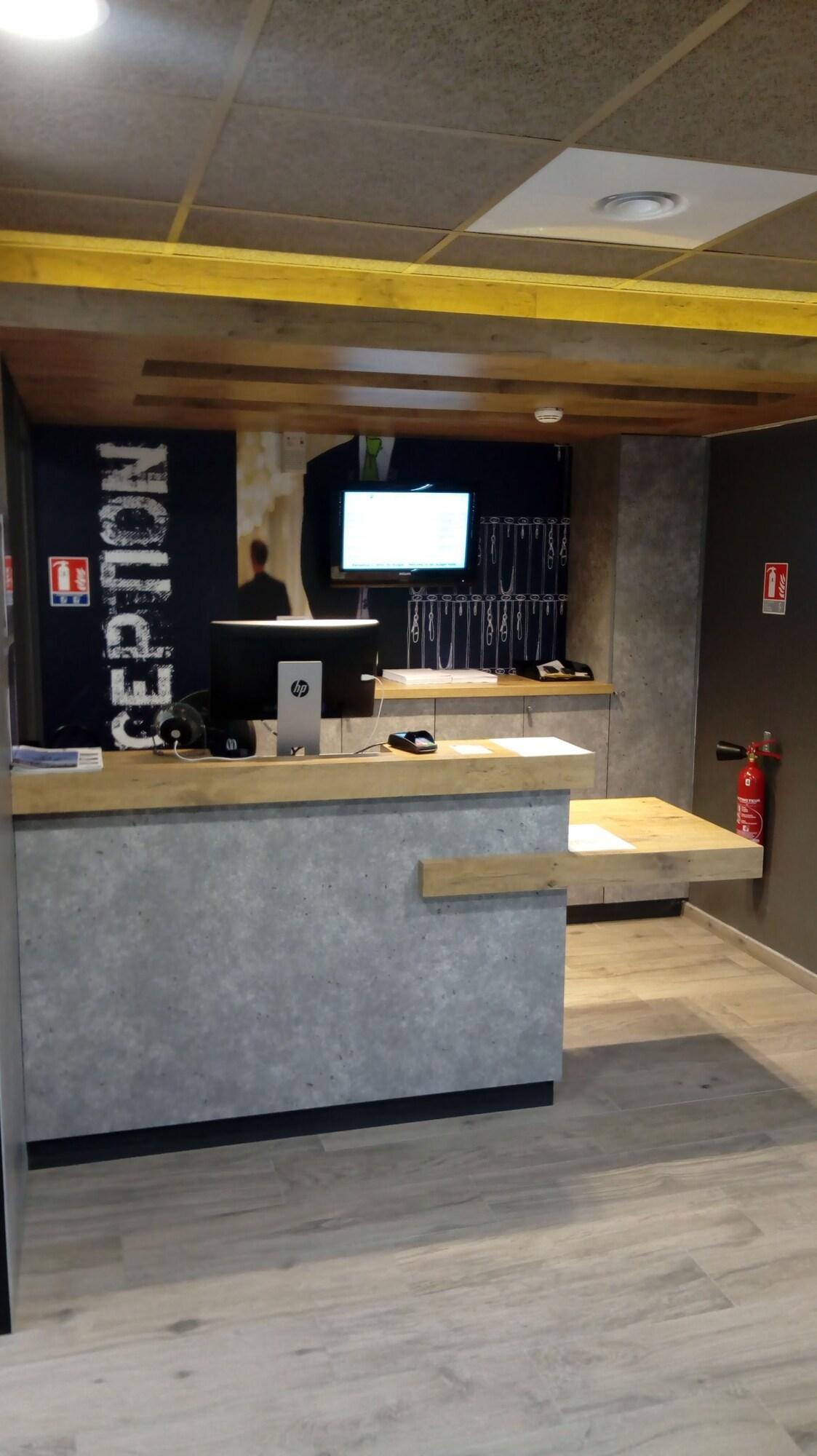 Vista Lobby ibis budget Dieppe Centre Port