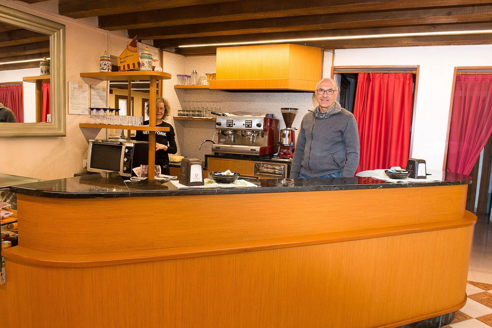 Bar/Salón Domus Clugiae