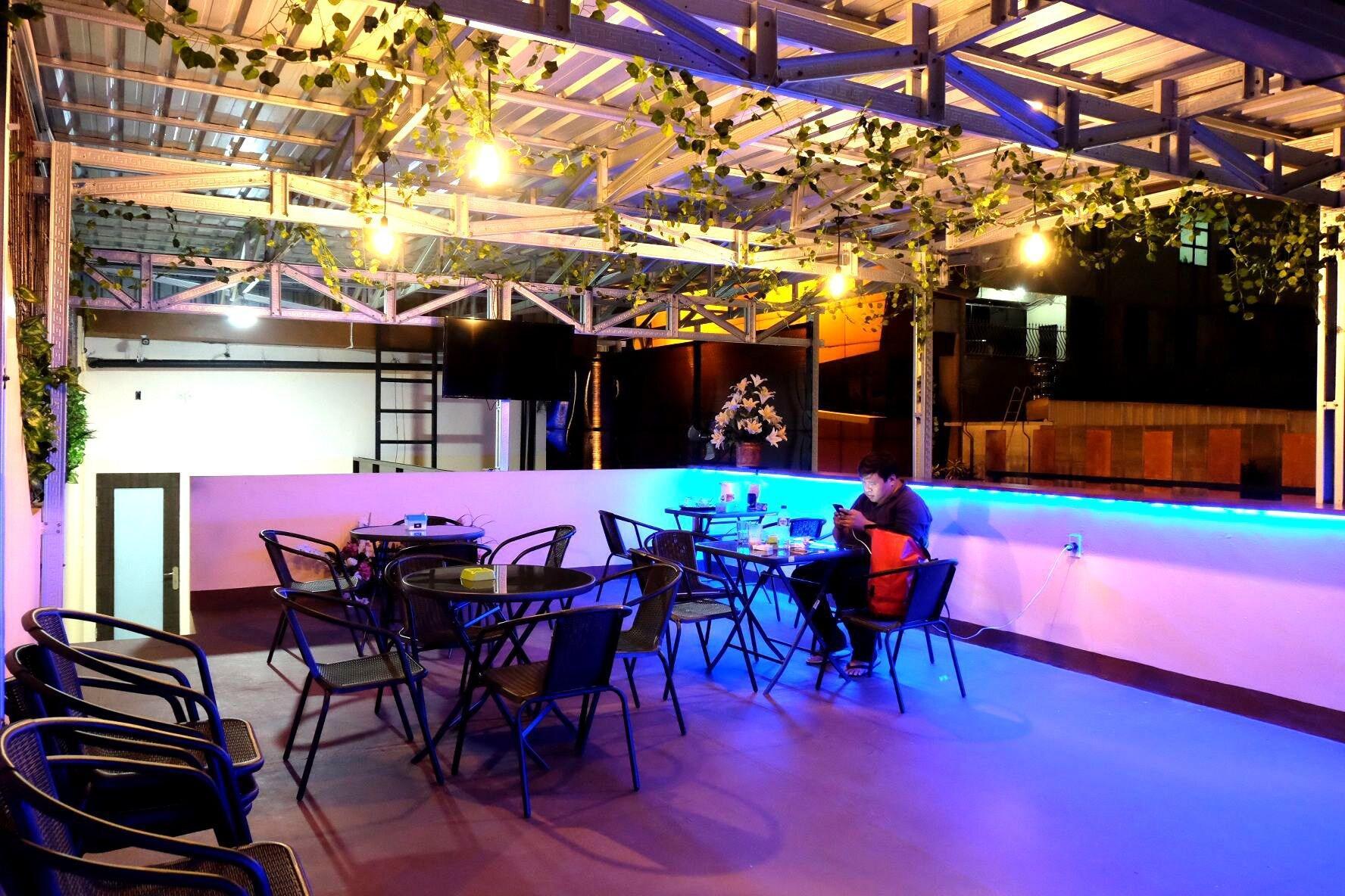 Bar/Salón RedDoorz Hostel @ Capsule Inn Medan