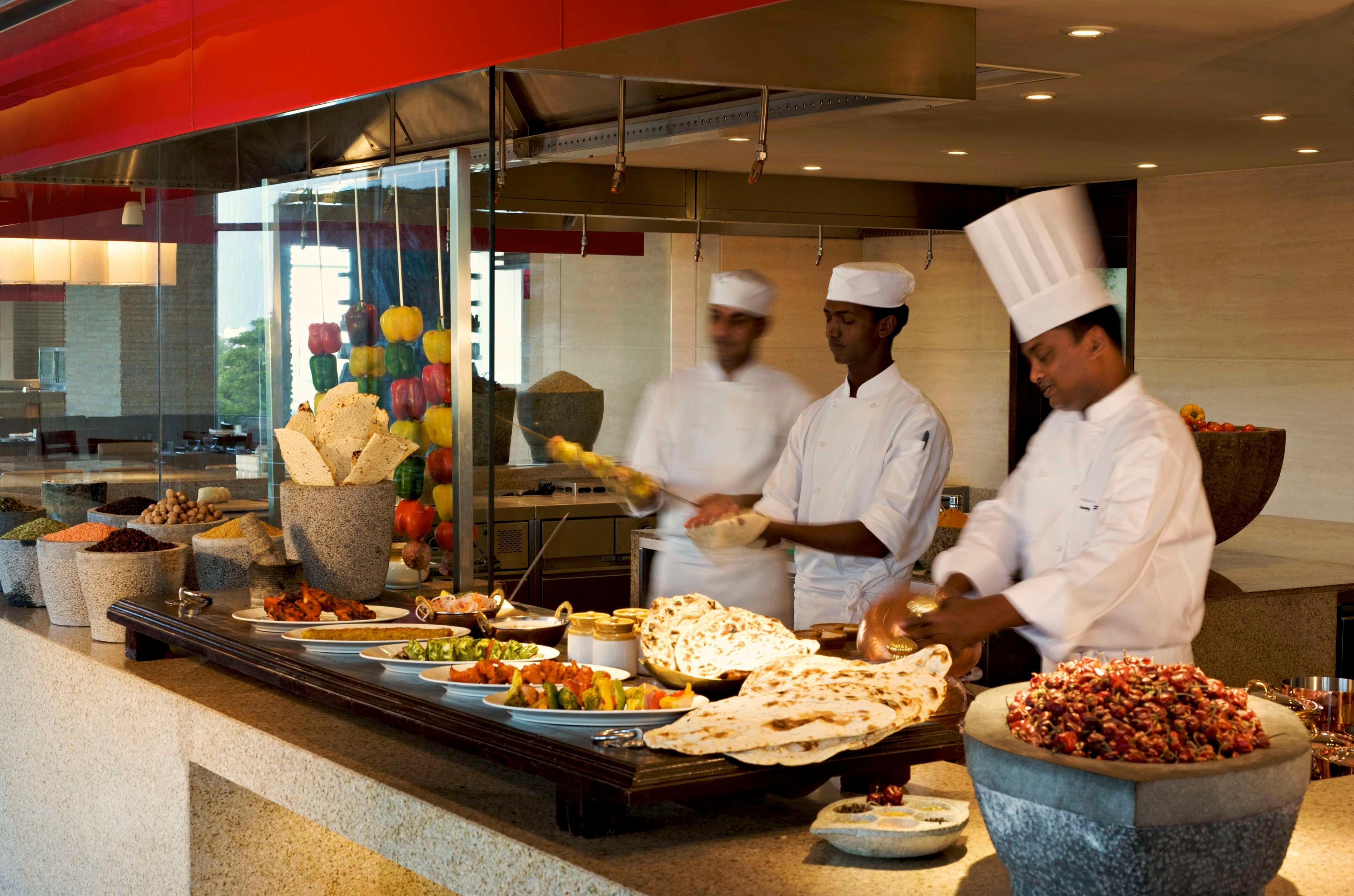 Restaurant Hyatt Regency Chennai