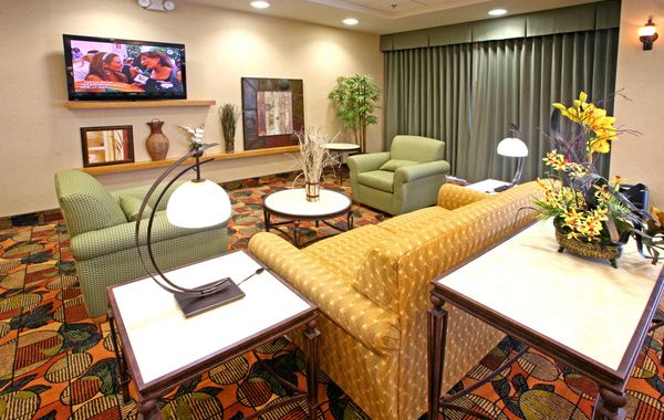 Holiday Inn Express Saltillo Zona Aeropuerto by IHG