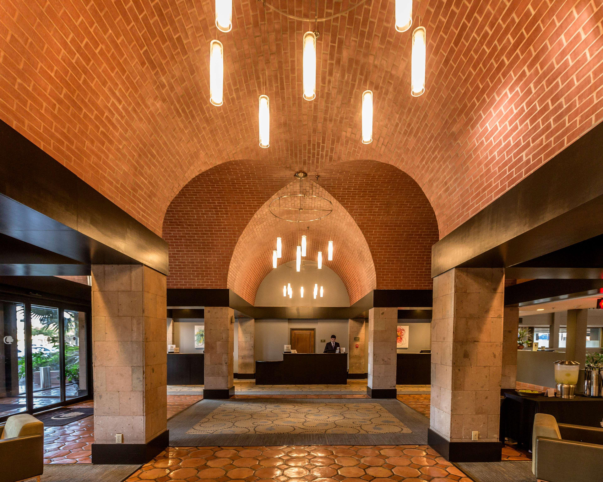 Vista Exterior DoubleTree Suites by Hilton Hotel McAllen