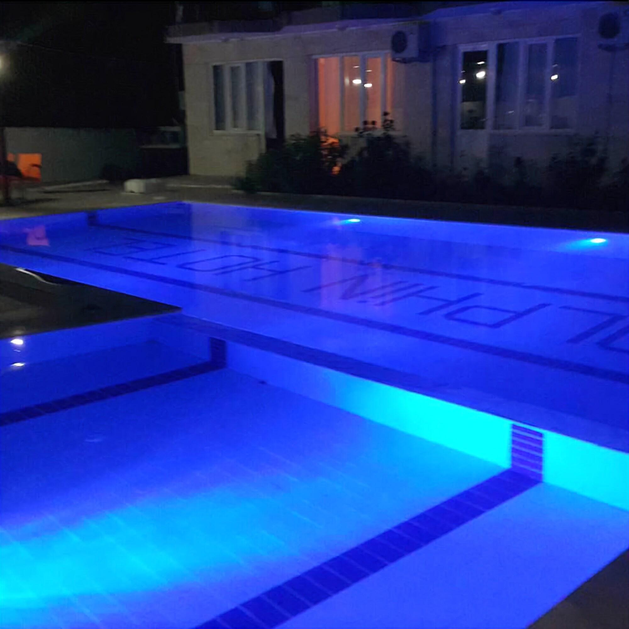 Vista Piscina Dolphin Yunus Hotel
