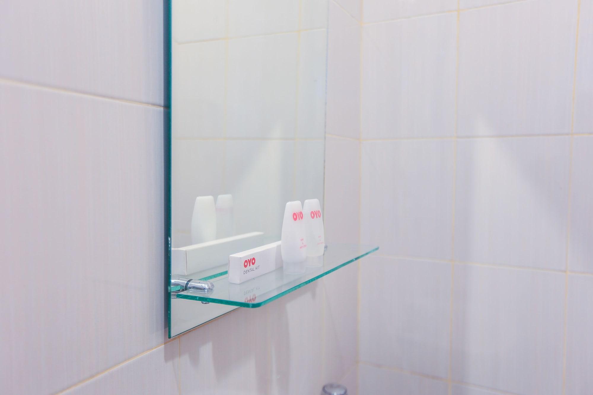 Equipamiento de Habitación Capital O 133 Griya Ciaji