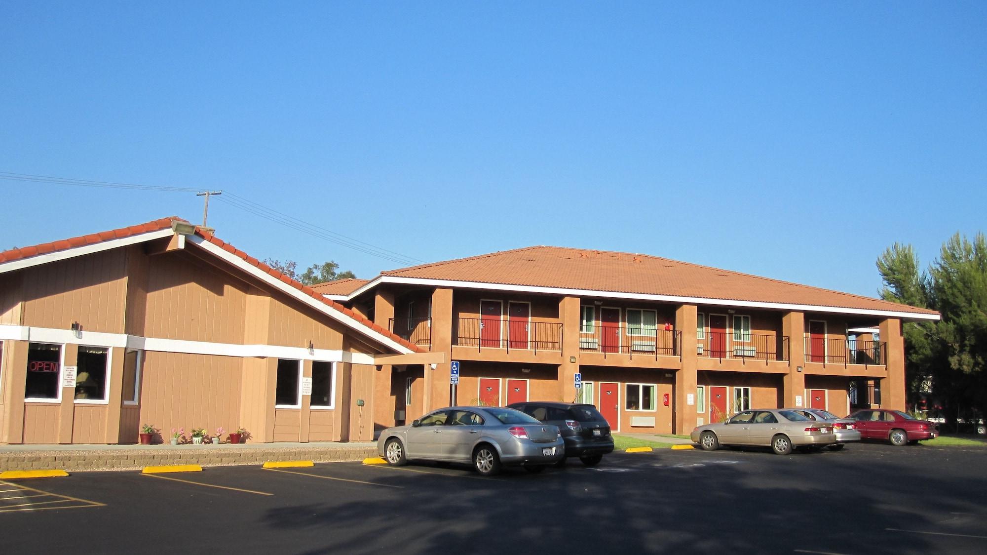 Varios Rancho California Inn