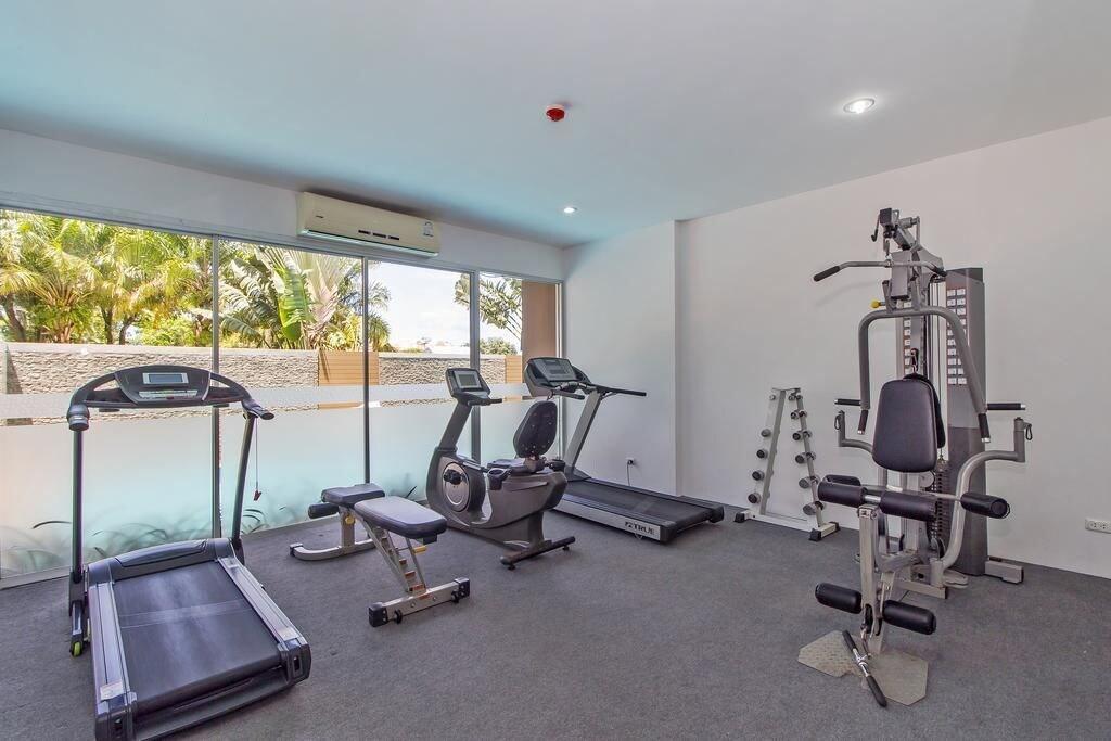 Gimnasio Chic Condo Karon by RESAVA