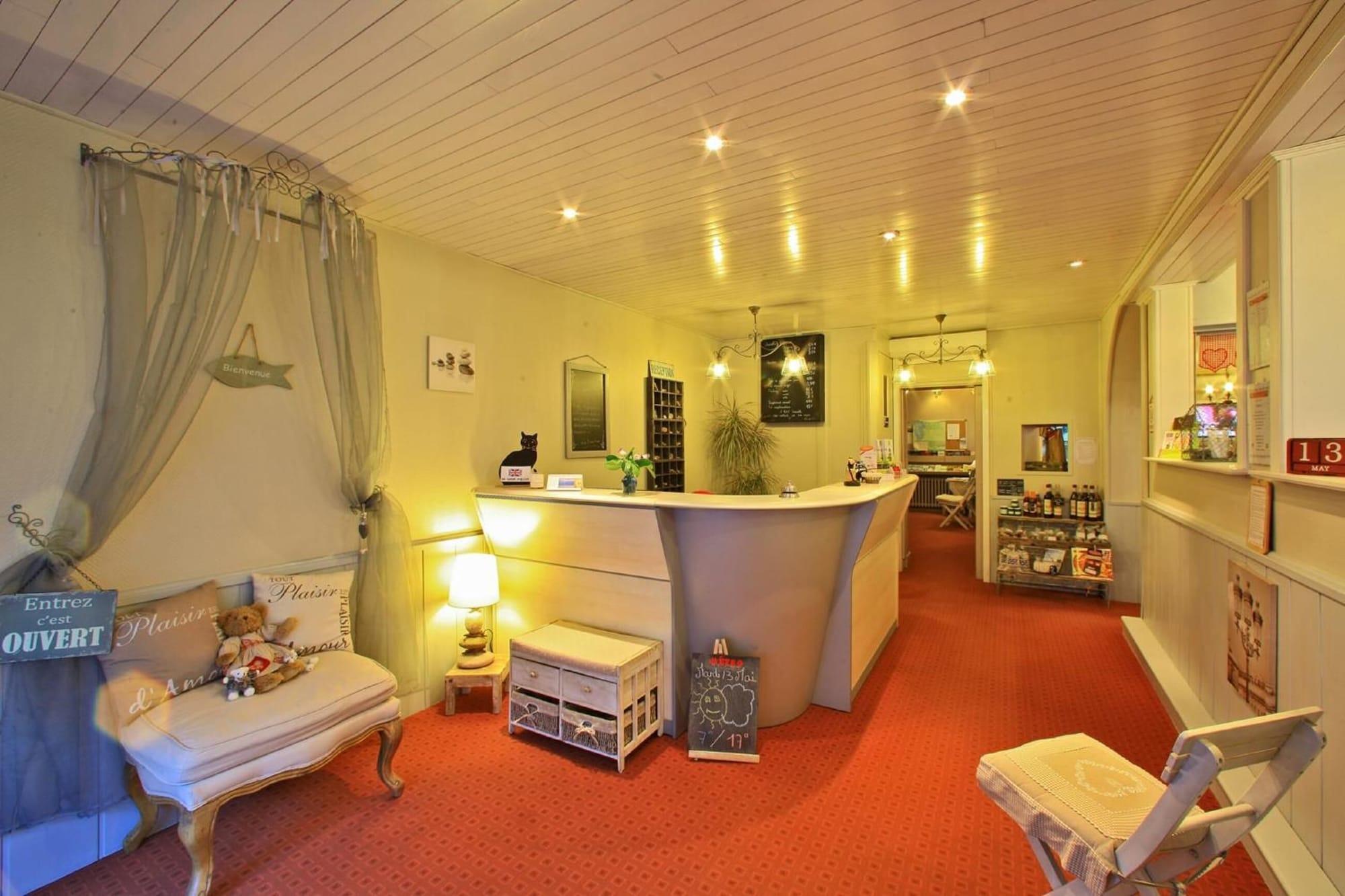 Vista Lobby Hotel Caravelle