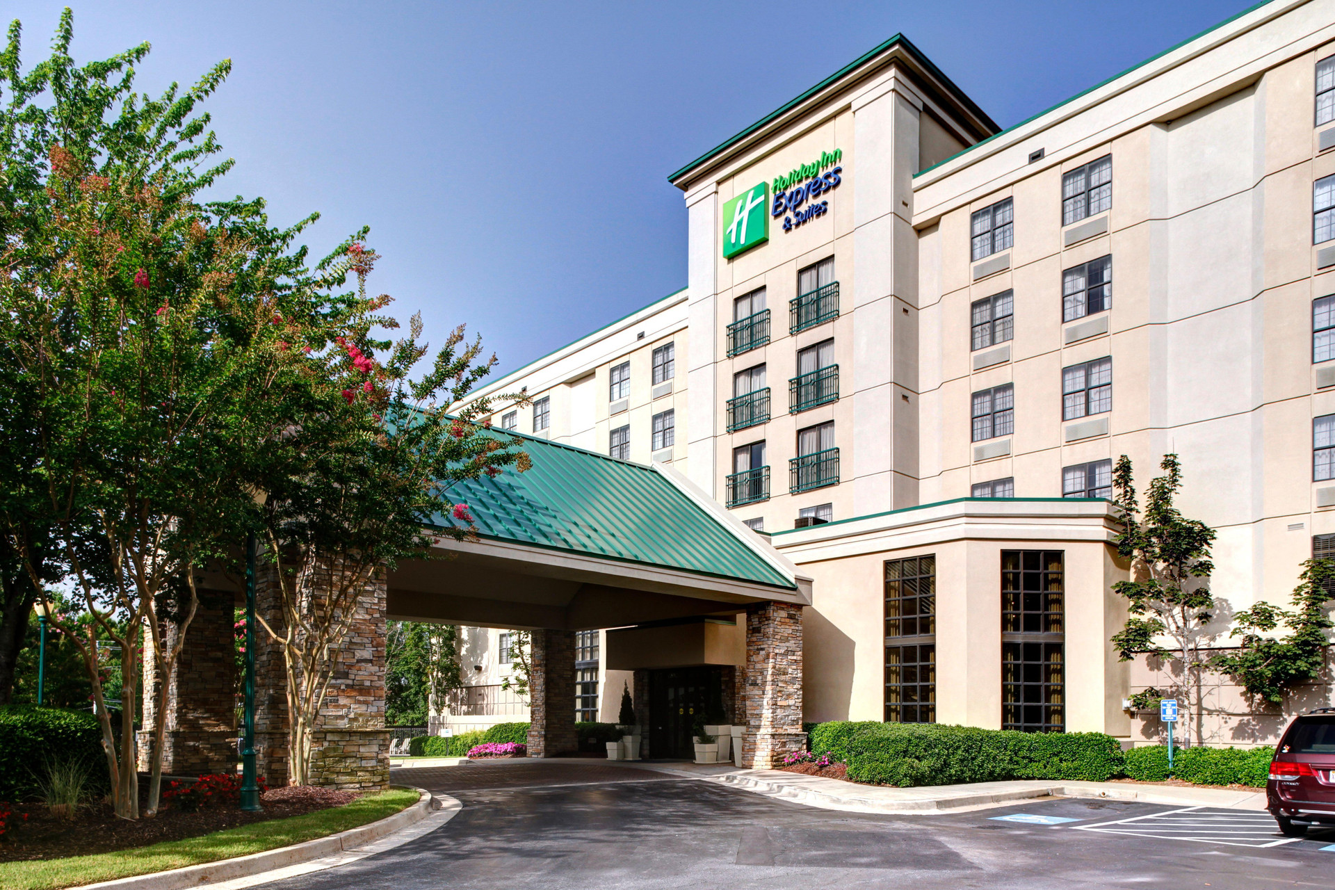 Vista Exterior Holiday Inn Express & Suites Atlanta Buckhead by IHG