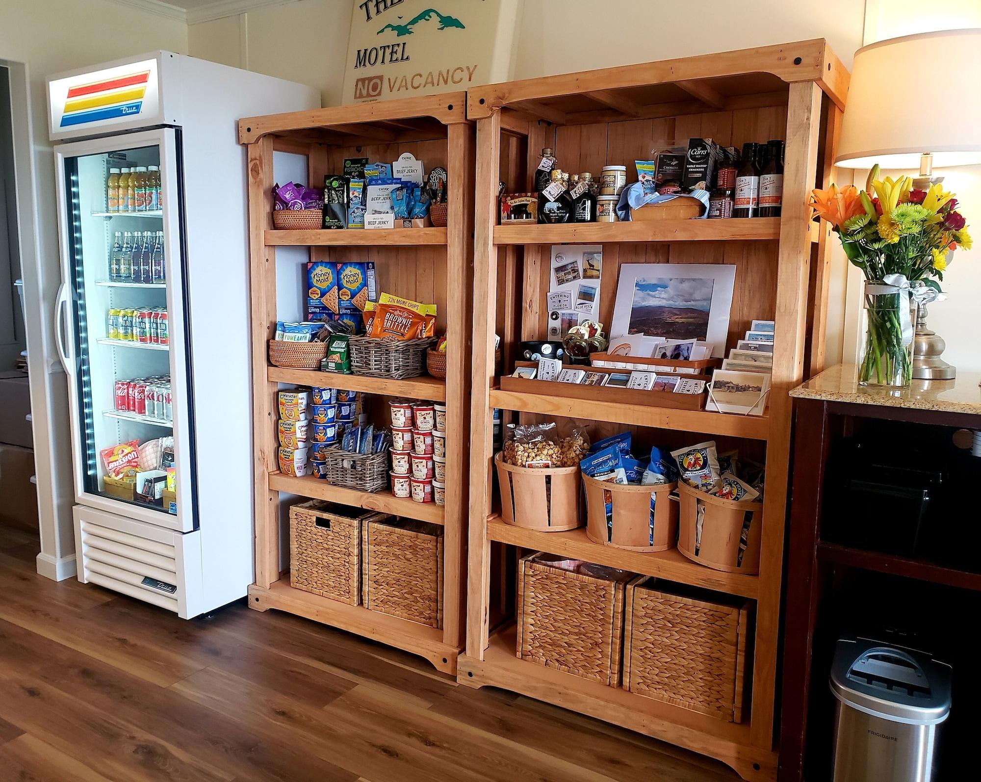 Vista Lobby Blue Vista Motor Lodge