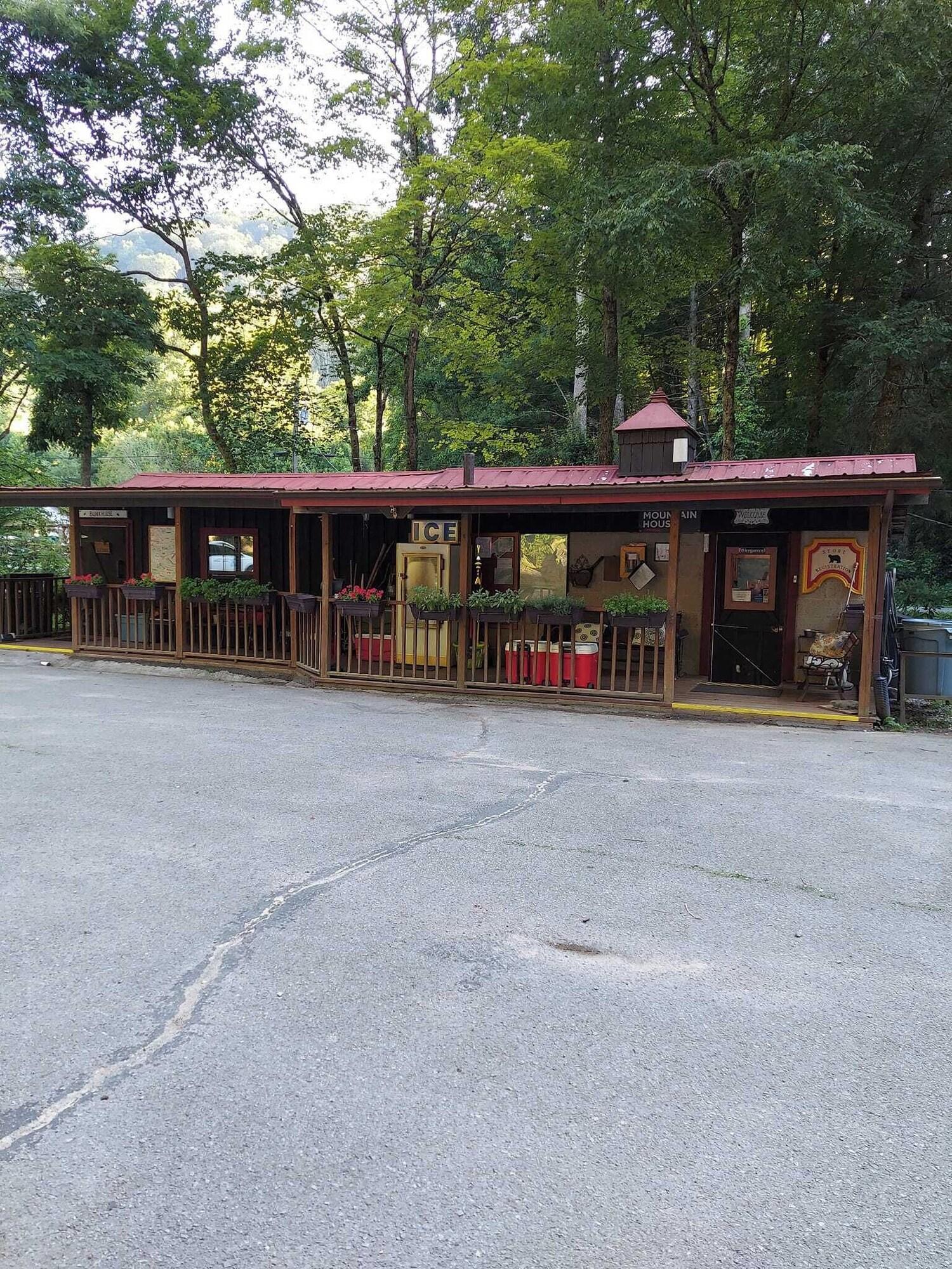 Vista Exterior Black Bear Resort