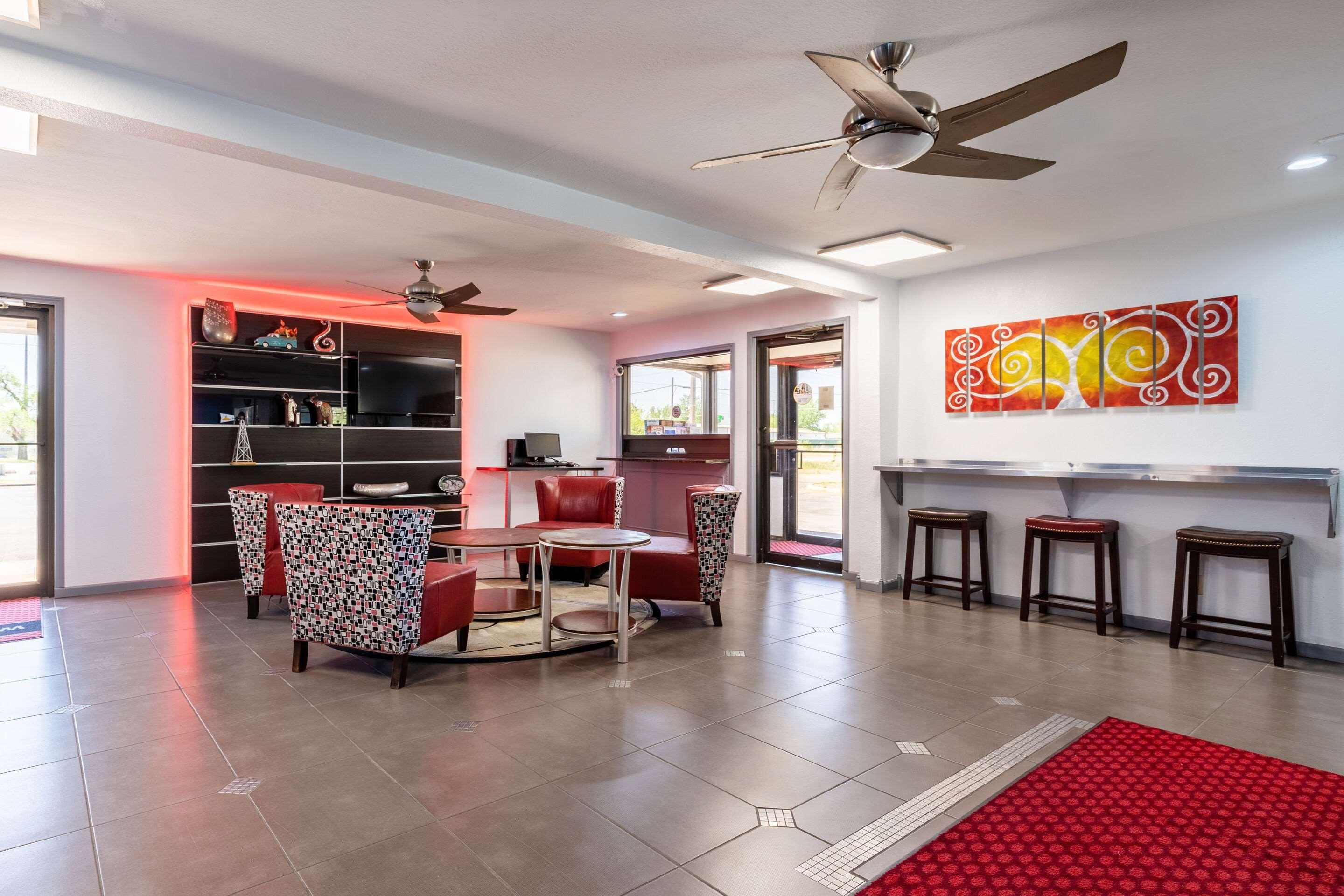 Vista Lobby Econo Lodge Inn & Suites