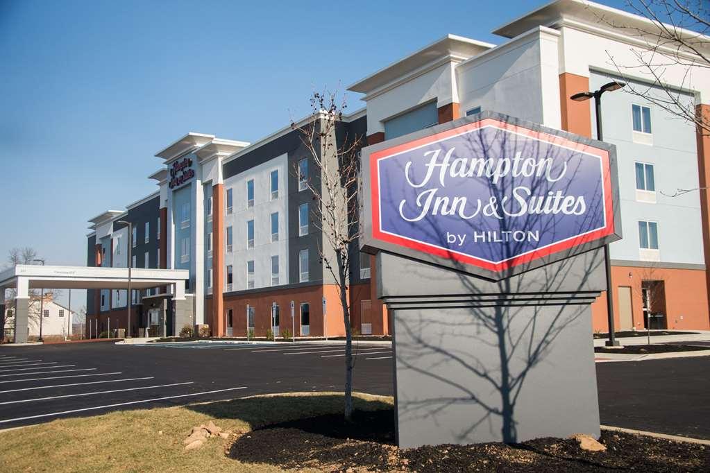 Vista Exterior Hampton Inn & Suites by Hilton Warrington Horsham